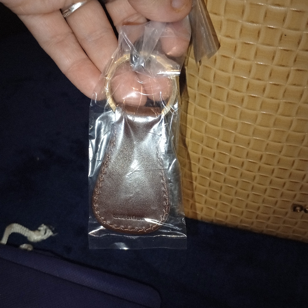 NWT Dooney & Bourke Liliana Weaved Leather bag W/ matching wristlet & Dust bag - Picture 16 of 16